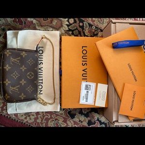 Louis Vuitton Mini Pochette Accessoires